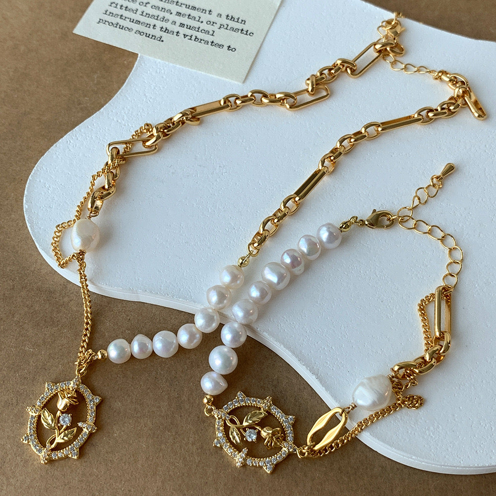 Vintage Rose Pearl Necklace and Bracelet