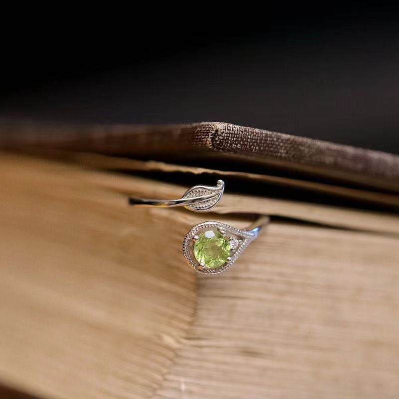 Olive-green Leaf Ring