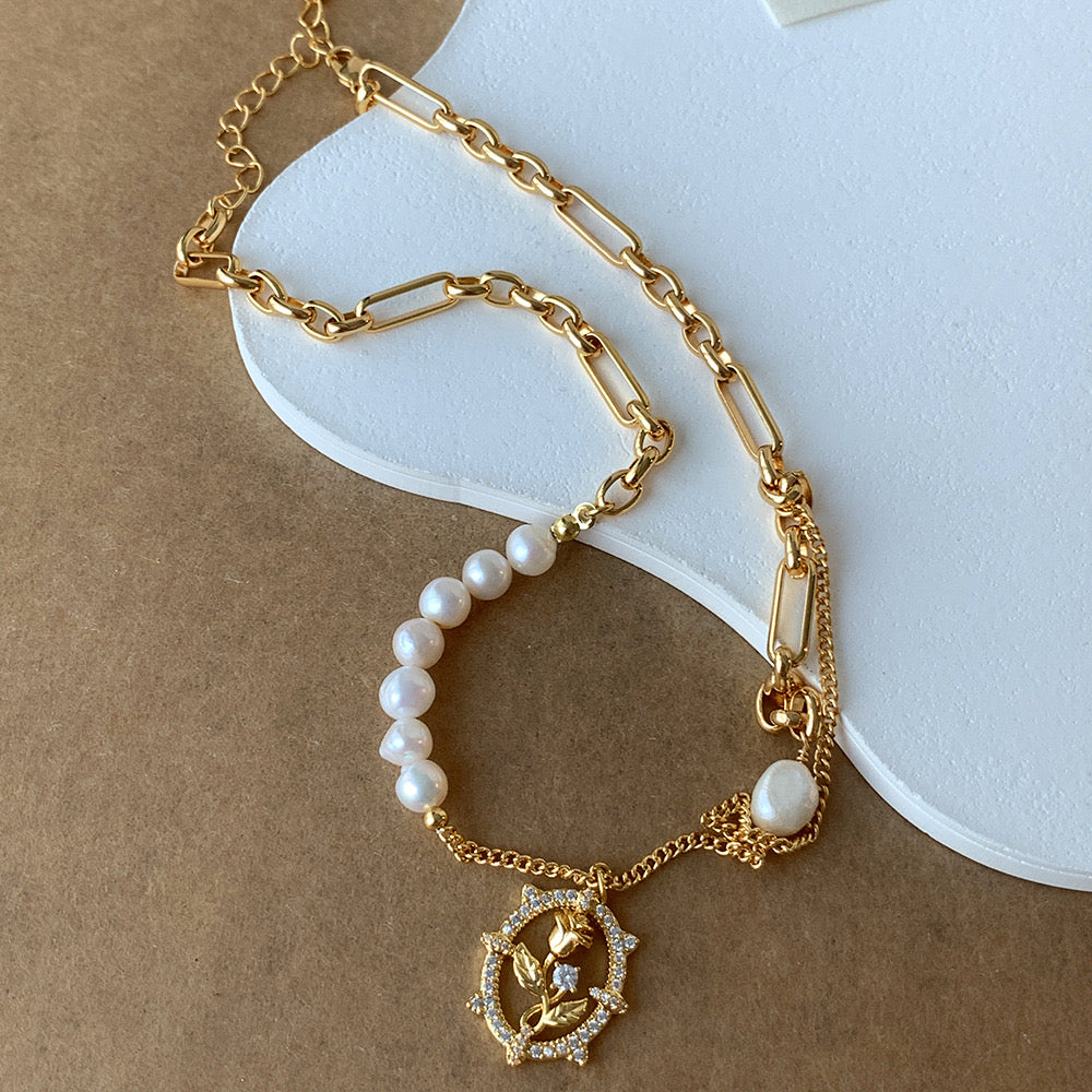 Vintage Rose Pearl Necklace and Bracelet